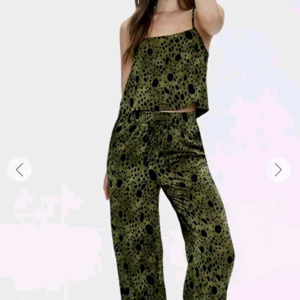 WOMEN F21 SPOTTED PRINT CAMI & PANTS SLEEPWEAR